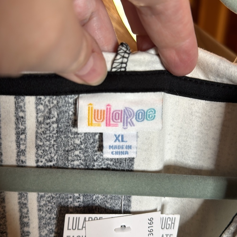 NWT LuLaRoe Eliza Gray Black Cream V-Neck Hoodie Long Sleeve Top Size XL - Picture 2 of 10